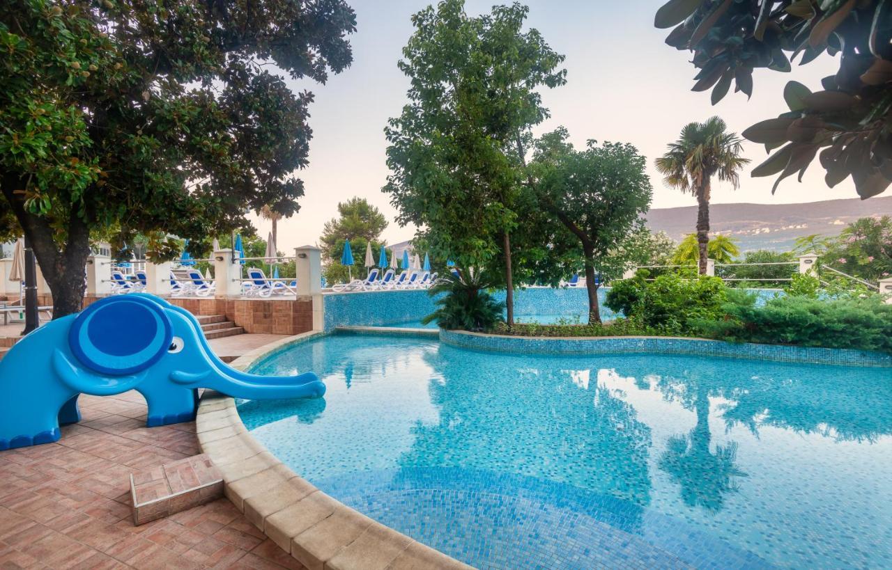 Hunguest Hotel Sun Resort Херцег Нови Екстериор снимка