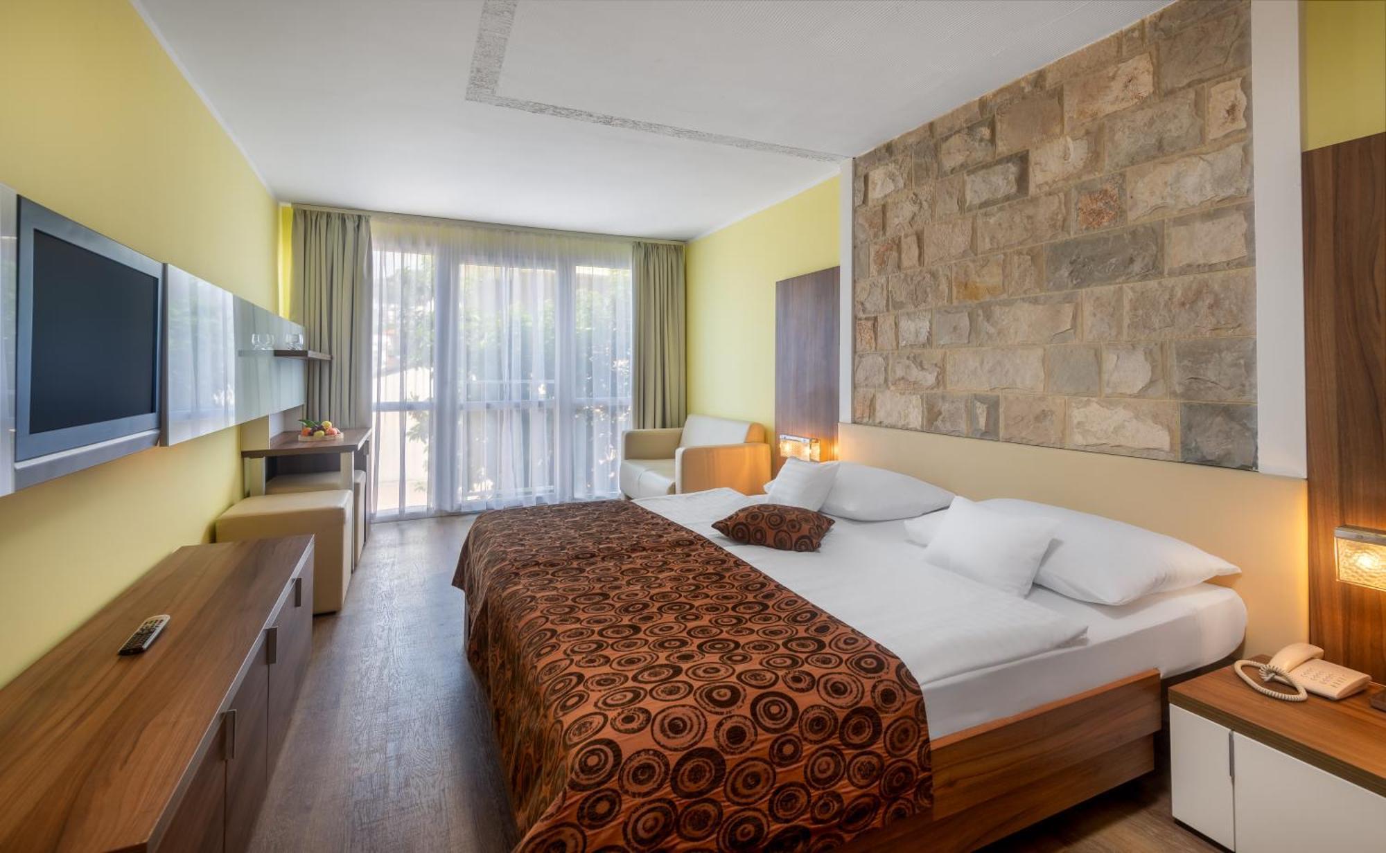 Hunguest Hotel Sun Resort Херцег Нови Екстериор снимка