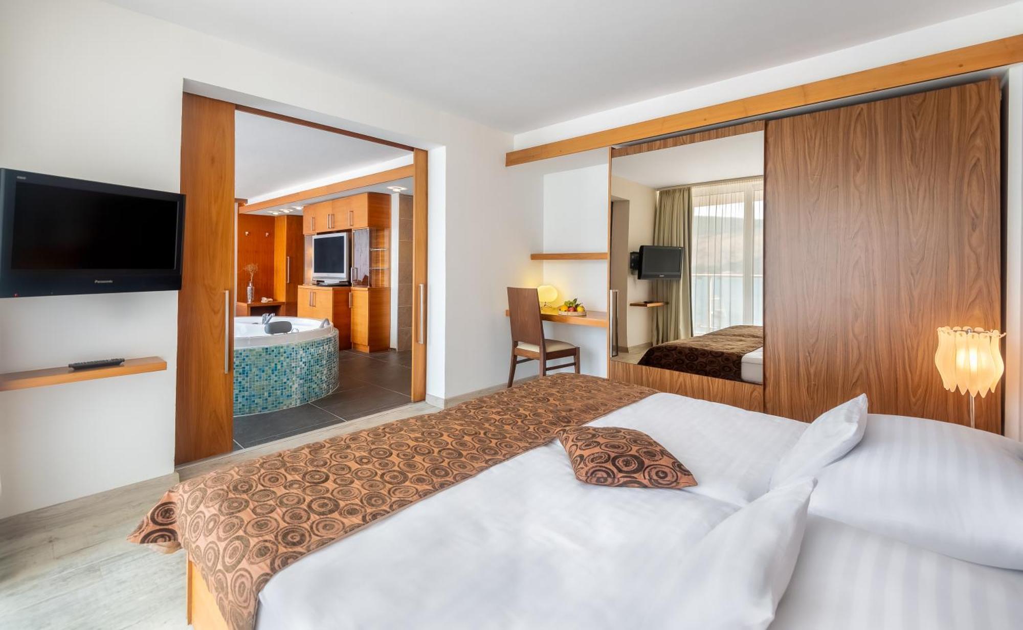 Hunguest Hotel Sun Resort Херцег Нови Екстериор снимка