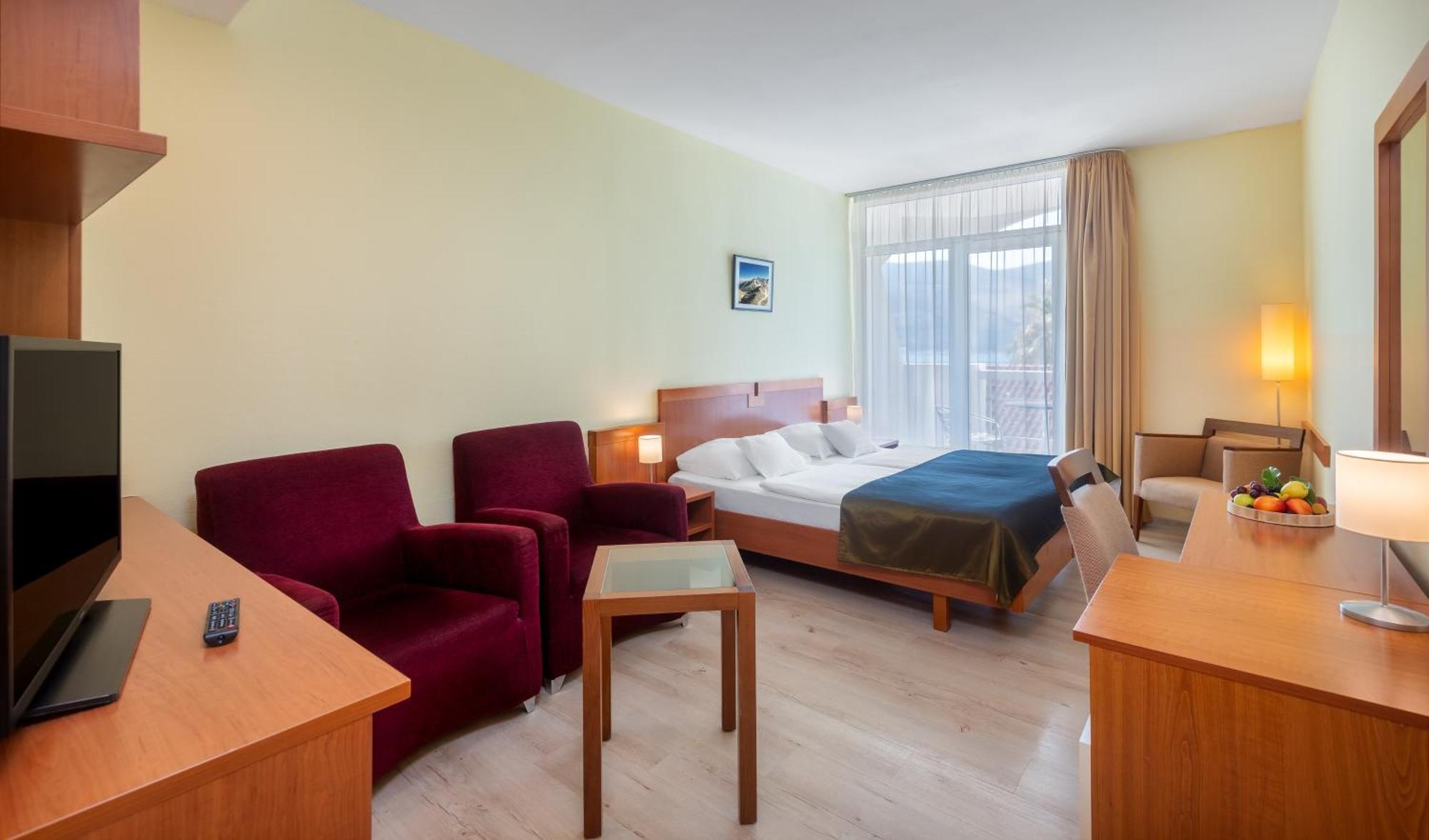 Hunguest Hotel Sun Resort Херцег Нови Екстериор снимка