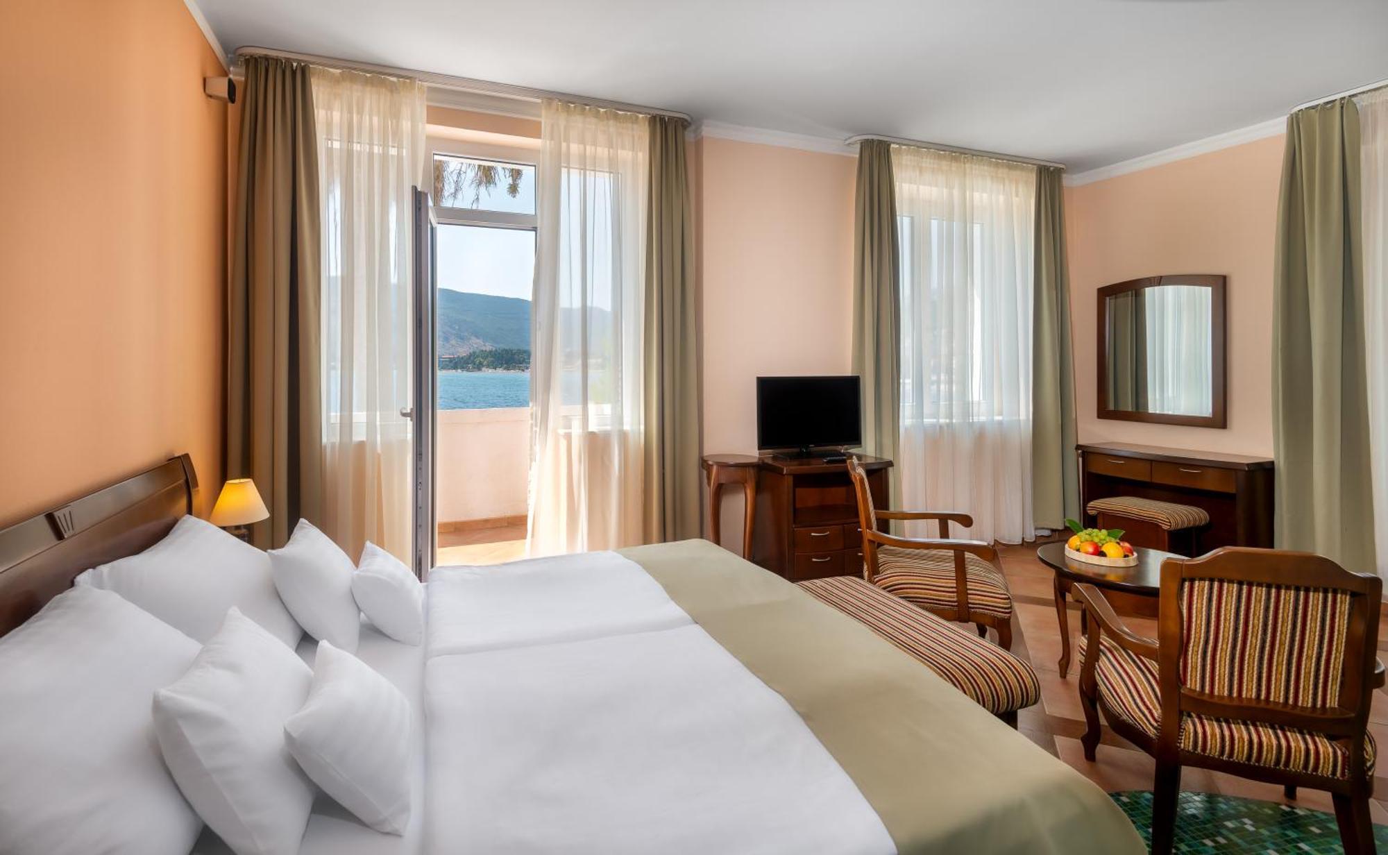 Hunguest Hotel Sun Resort Херцег Нови Екстериор снимка