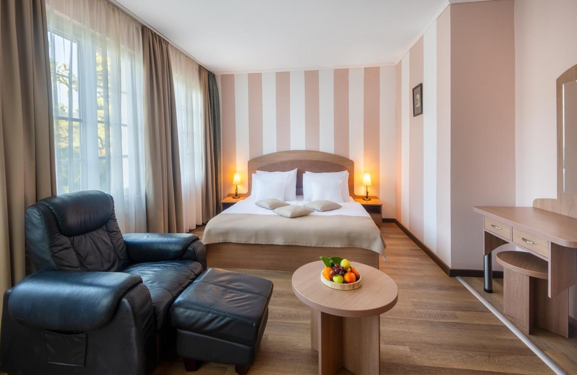 Hunguest Hotel Sun Resort Херцег Нови Екстериор снимка