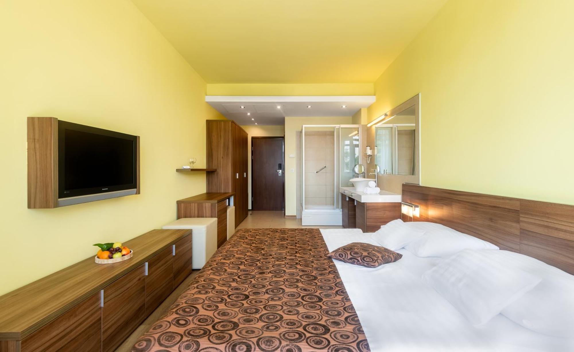 Hunguest Hotel Sun Resort Херцег Нови Екстериор снимка