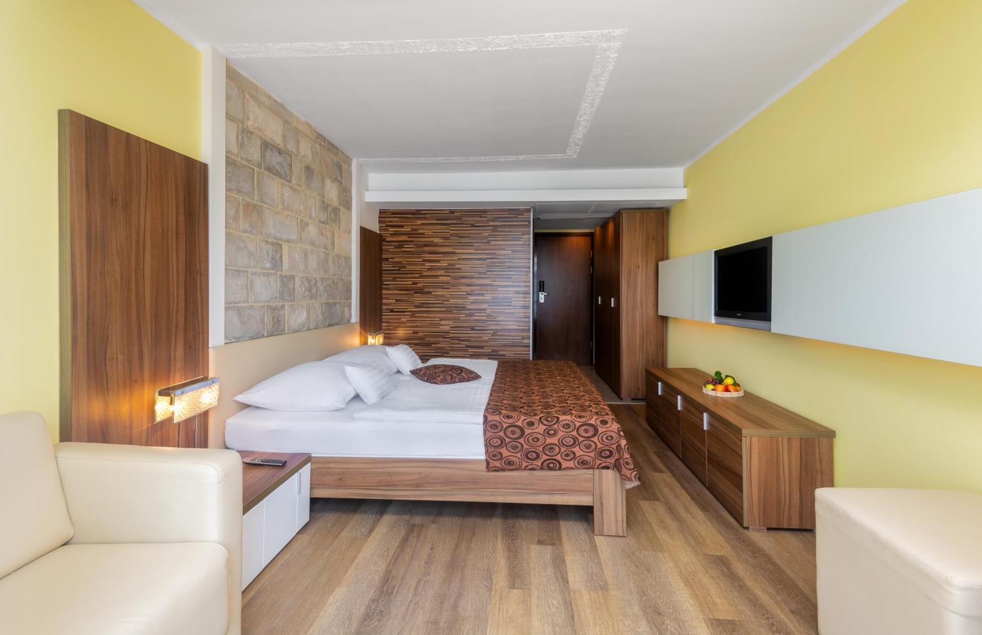 Hunguest Hotel Sun Resort Херцег Нови Екстериор снимка