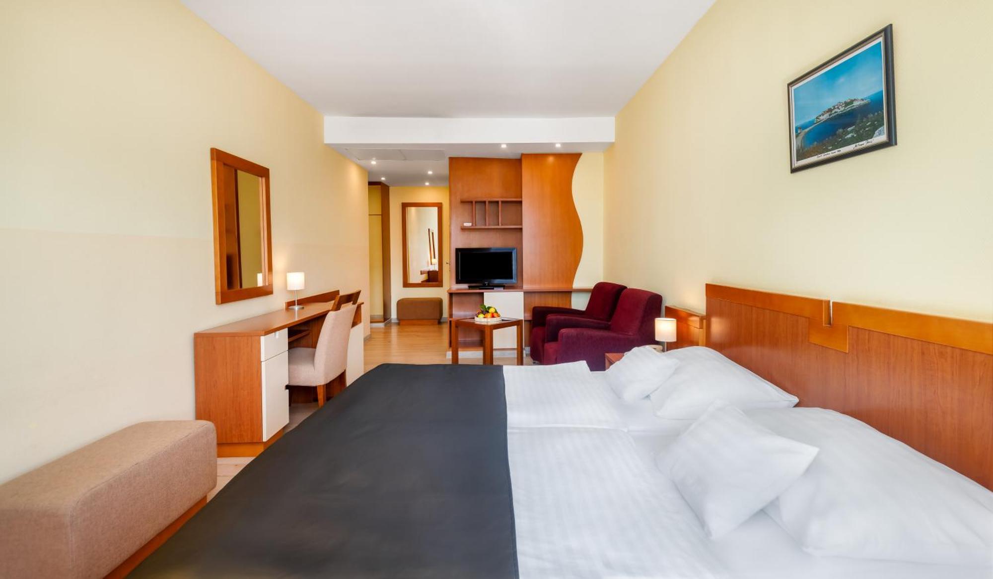 Hunguest Hotel Sun Resort Херцег Нови Екстериор снимка